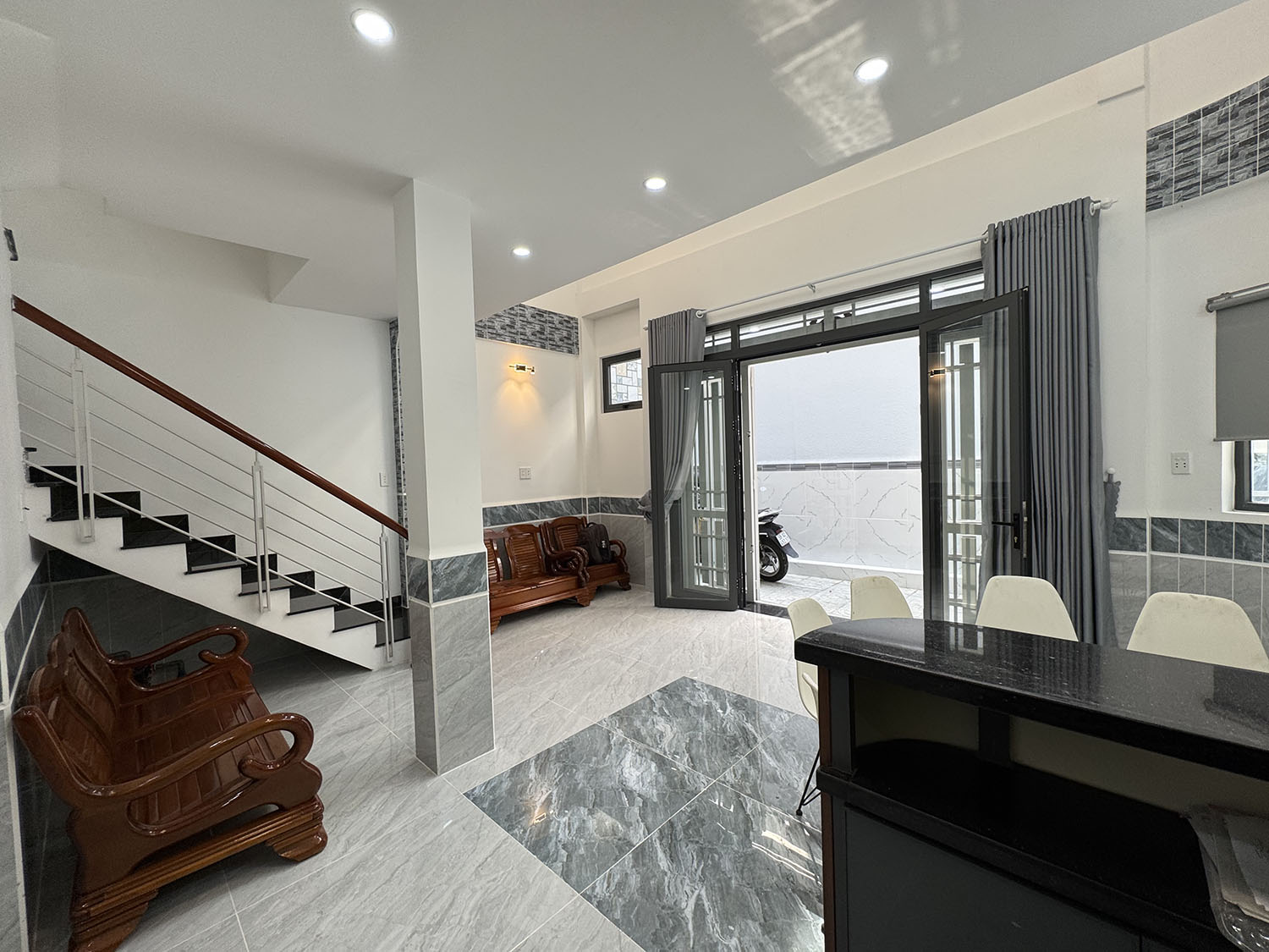 Siêu phẩm biệt thự mini góc 2 mặt tiền, 3 lầu, xây mới 100%, hẻm đẹp khu cao cấp Lê Văn Sỹ, Quận 3